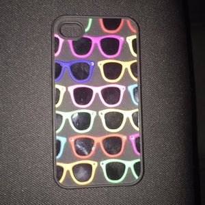 iPhone 4 case with sunglasses on it